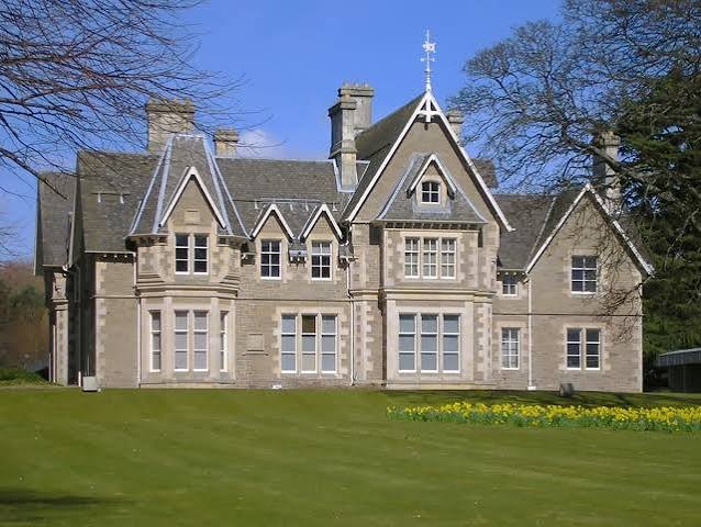 Brookline Colonial Estate